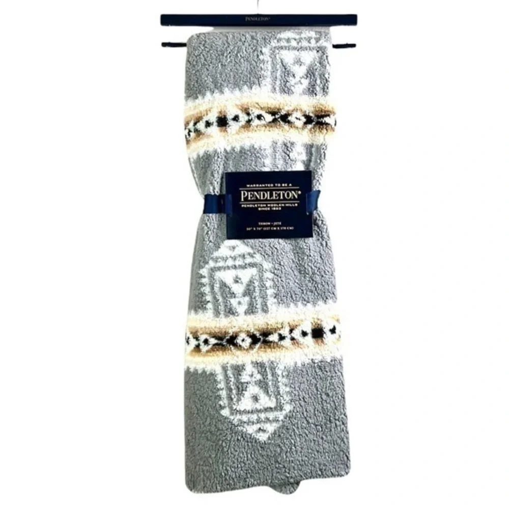 Pendleton gray cream
